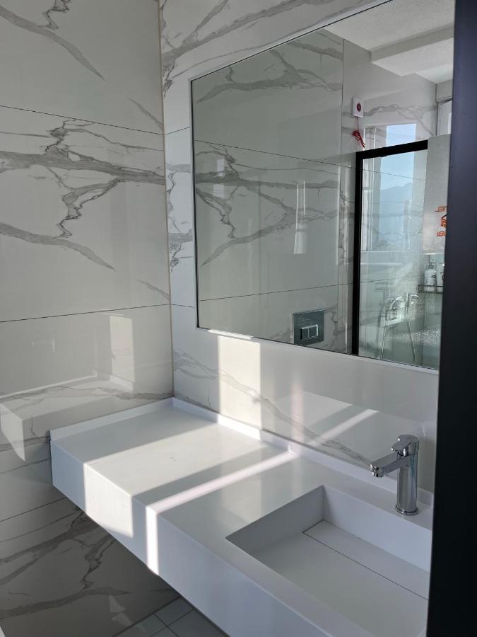 Kubi Hotel Struga Luaran gambar