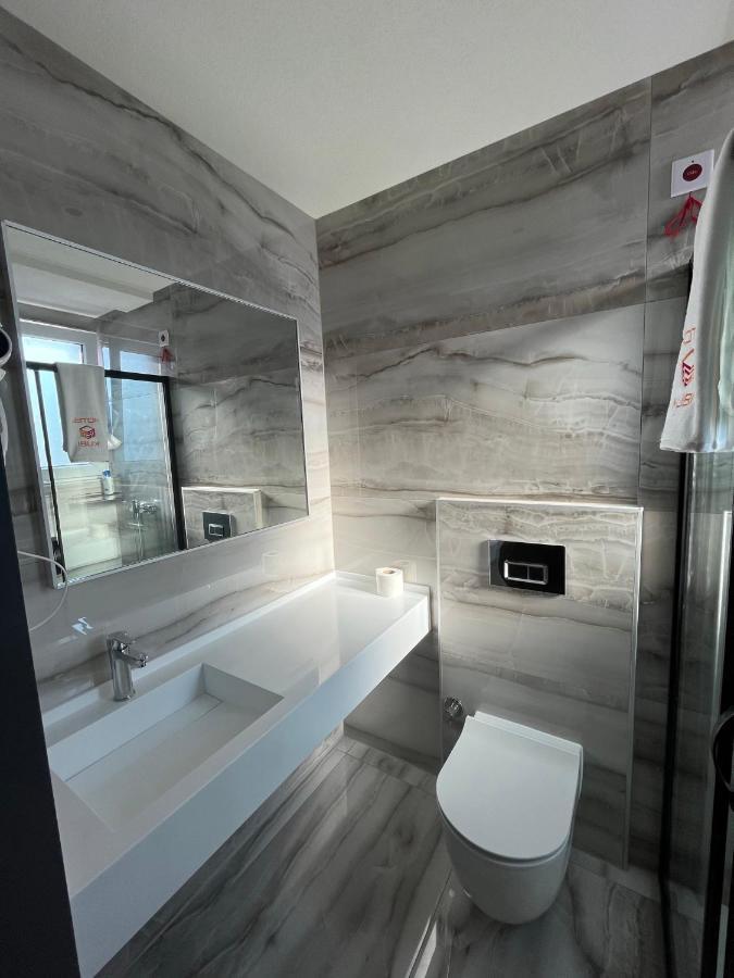 Kubi Hotel Struga Luaran gambar