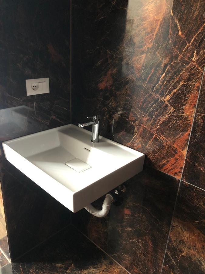 Kubi Hotel Struga Luaran gambar